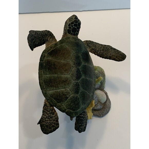 Vintage 1994 Wonders of the Green Sea Turtle Studio Design Porcelain Figurine - Picture 7 of 12